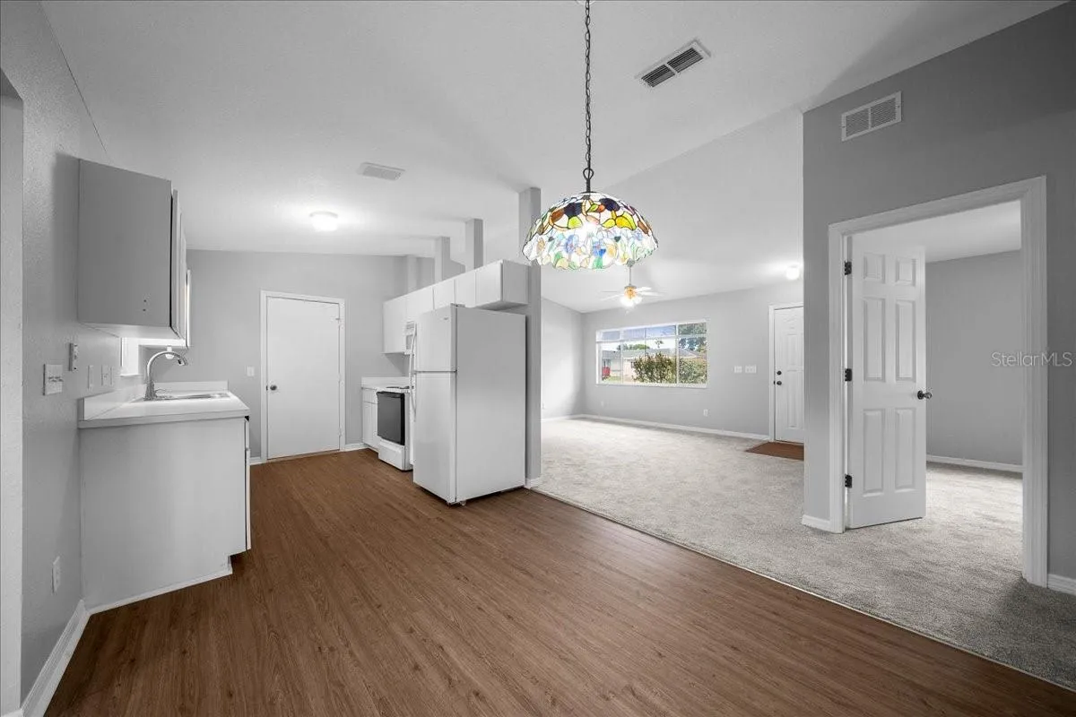dining/kitchen