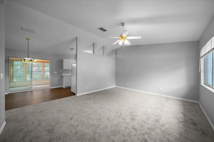 living room/dining area