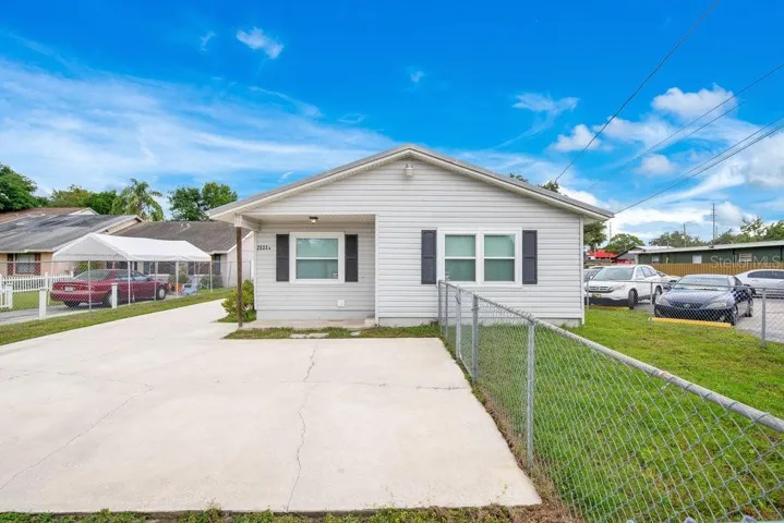 Income producing duplex in SODO!