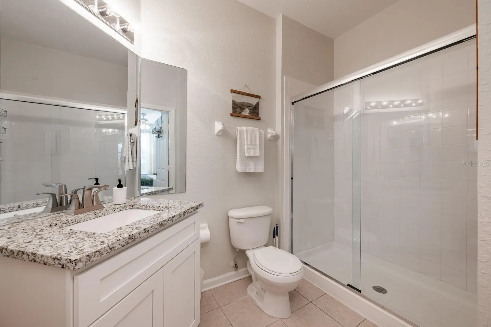Full en-suite bath.