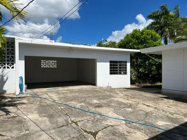 Detached Garage with Maids Room + Full Bathroom
