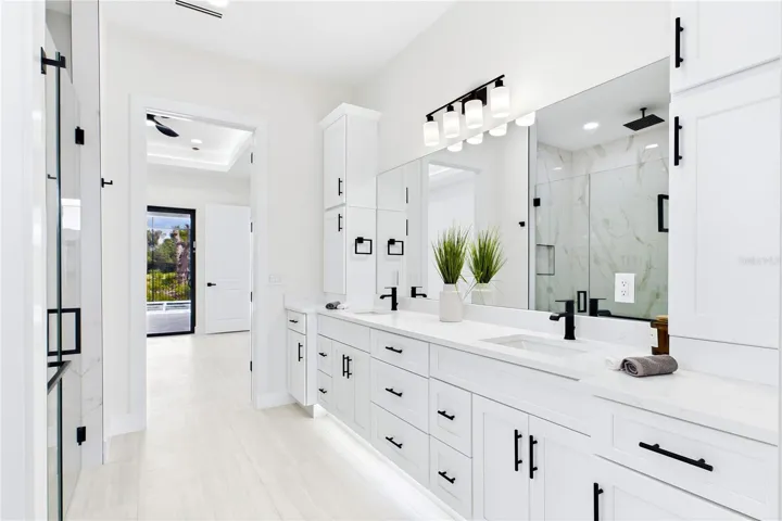 Private water closet &amp; natural light create BRIGHT &amp; SERENE RETREAT!