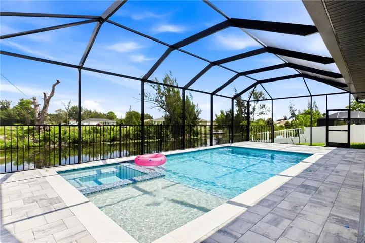 MODERN COASTAL LUXURY ON SHADROE CANAL!