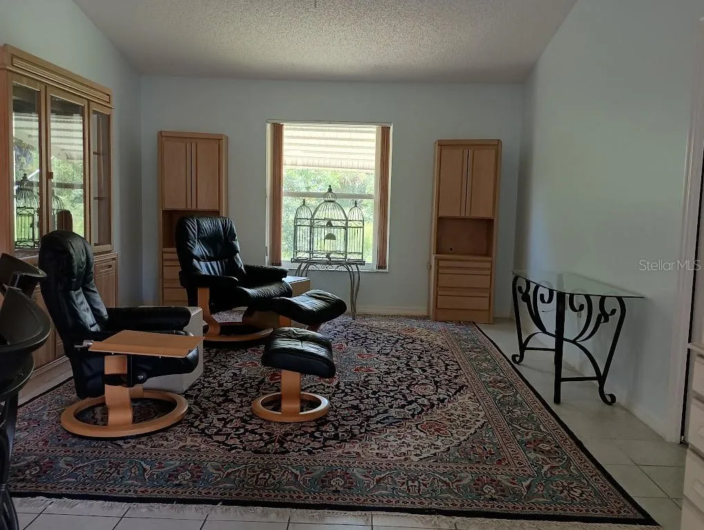 VAULTED FAMILY ROOM