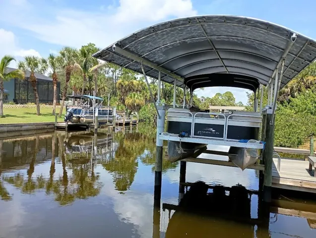 Como Waterway North View