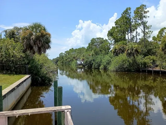 AFFORDABLE GULF ACCESS HOME COMO WATERWAY FACING SOUTH