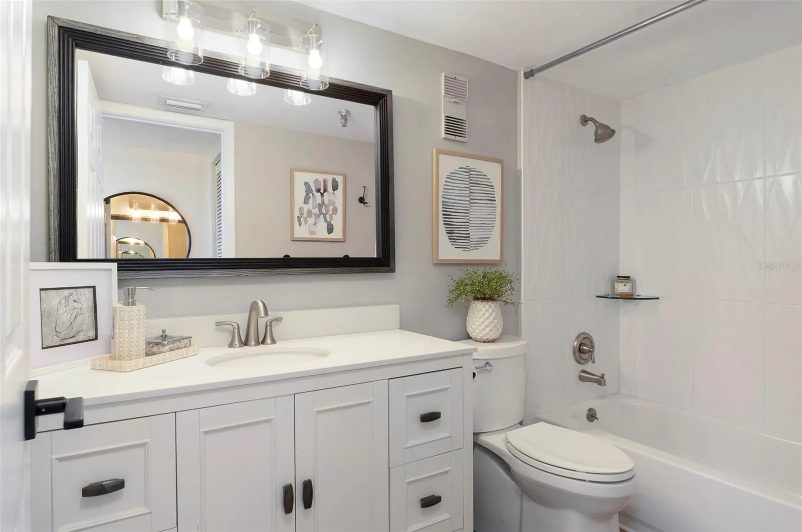 Main bathroom