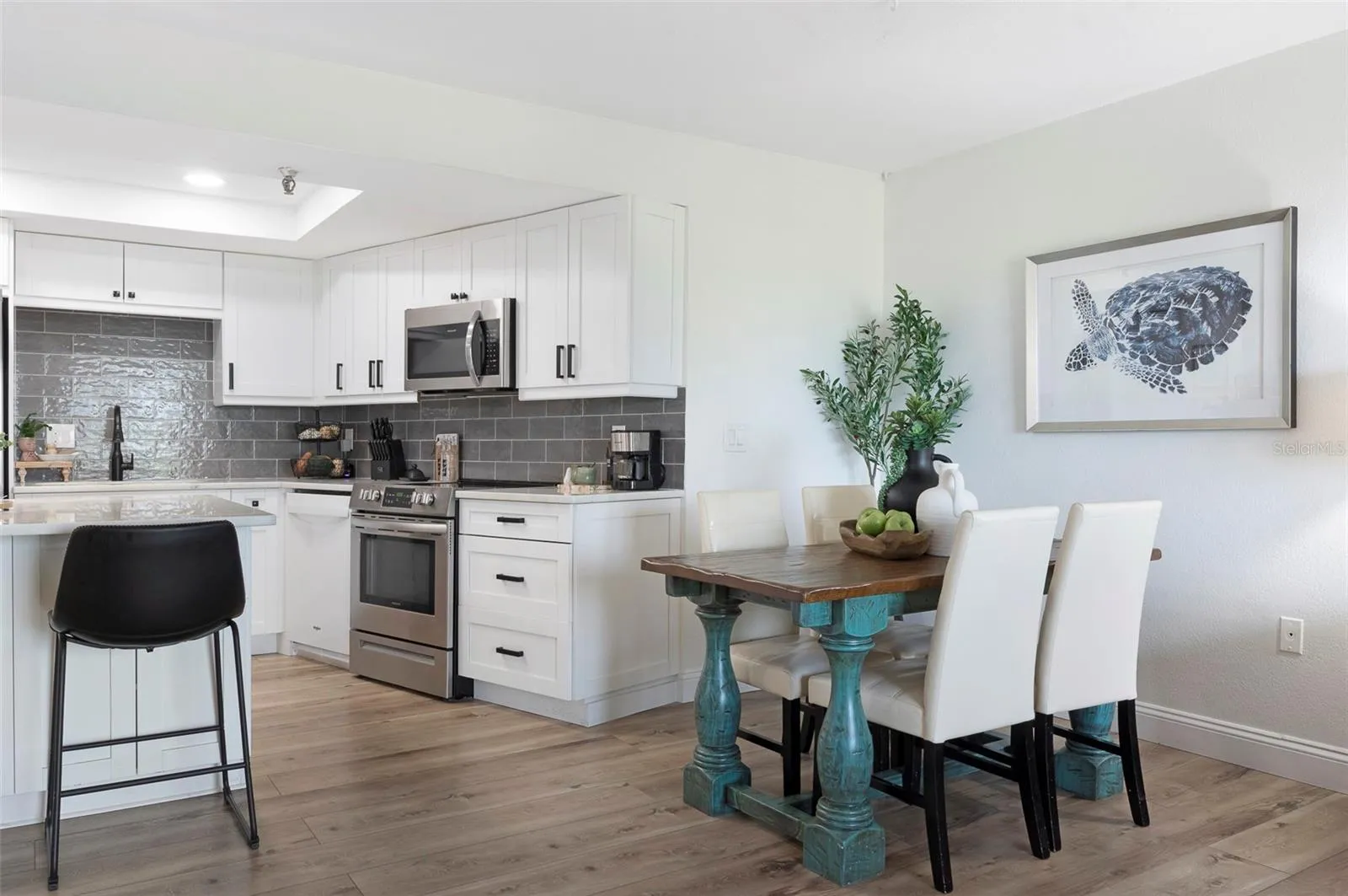 Kitchen dining room combo