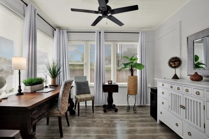Sunroom/Office/Bonus Room