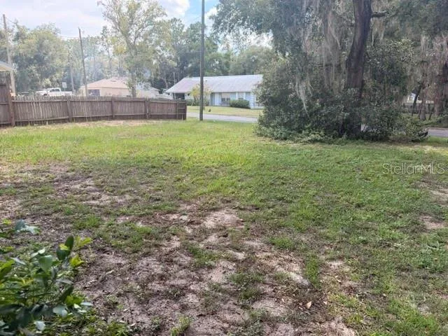 Side yard road side