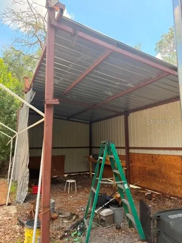Metal lean-to