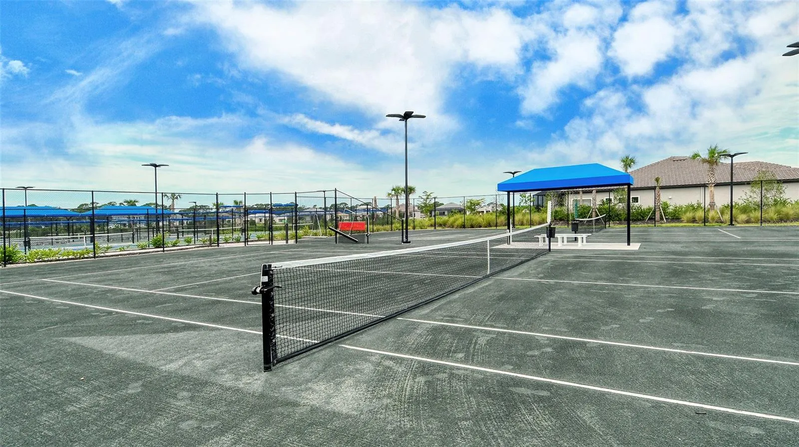 2 tennis clay courts