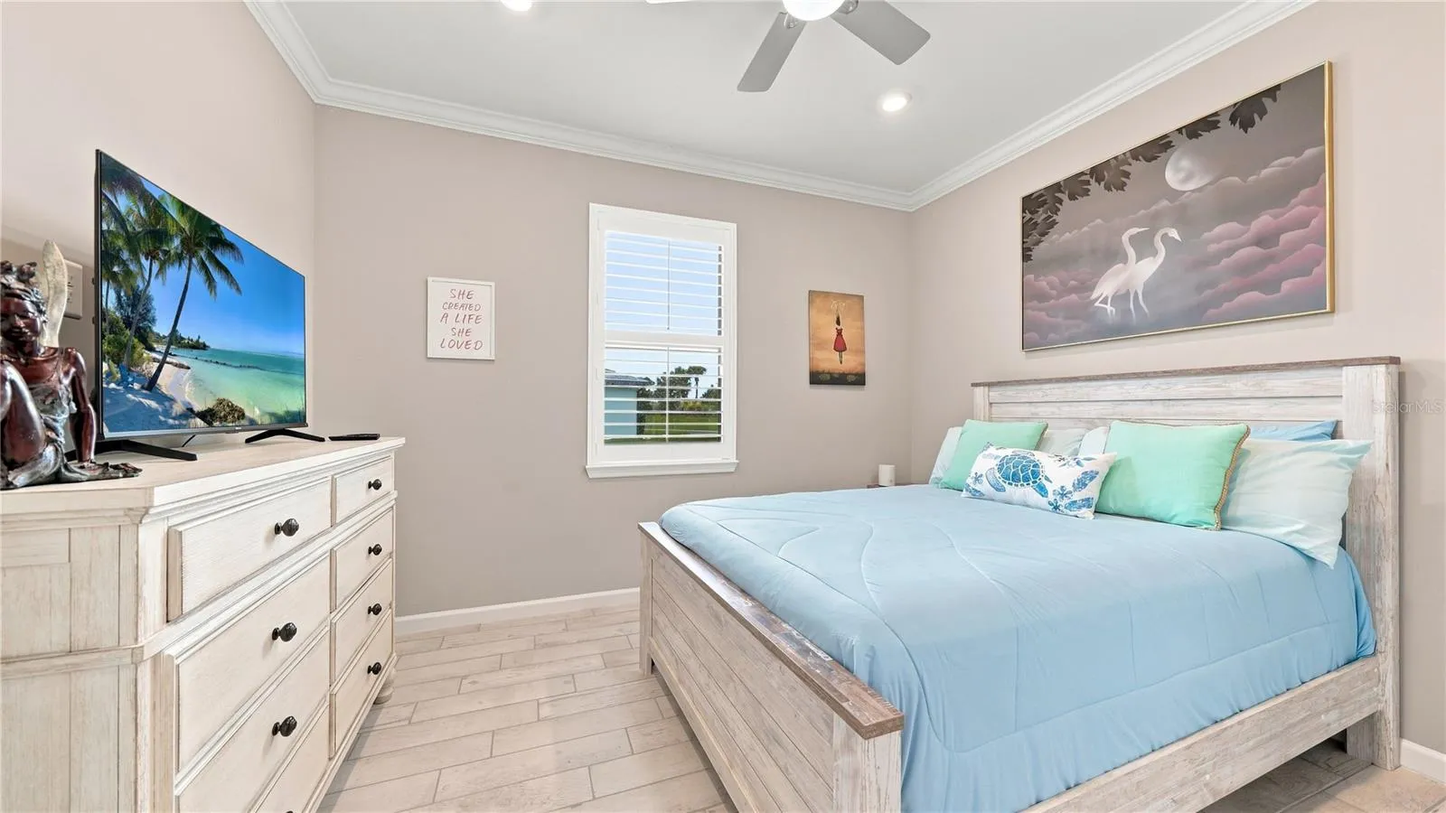 Den to 3rd bedroom