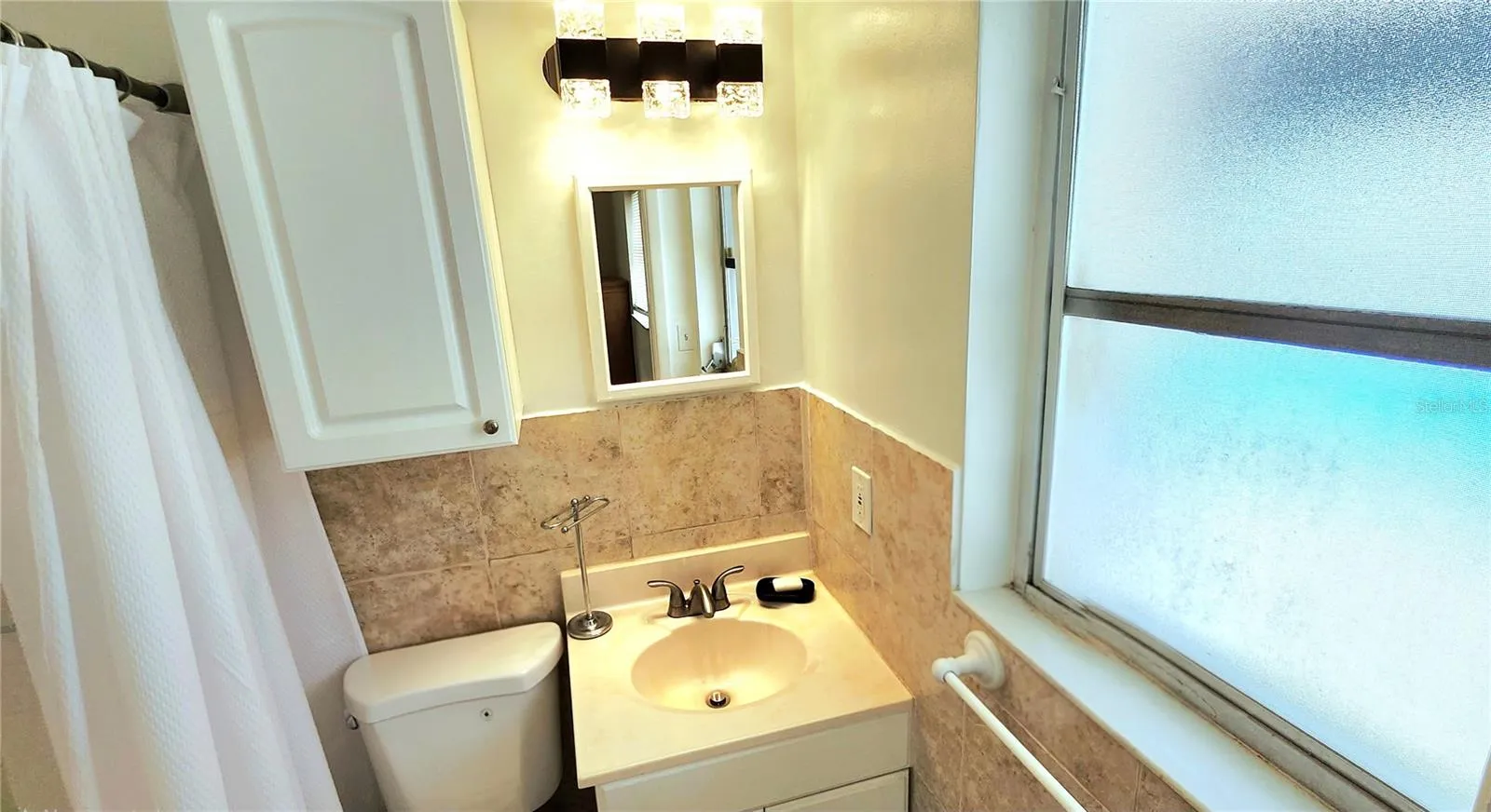Primary bathromm