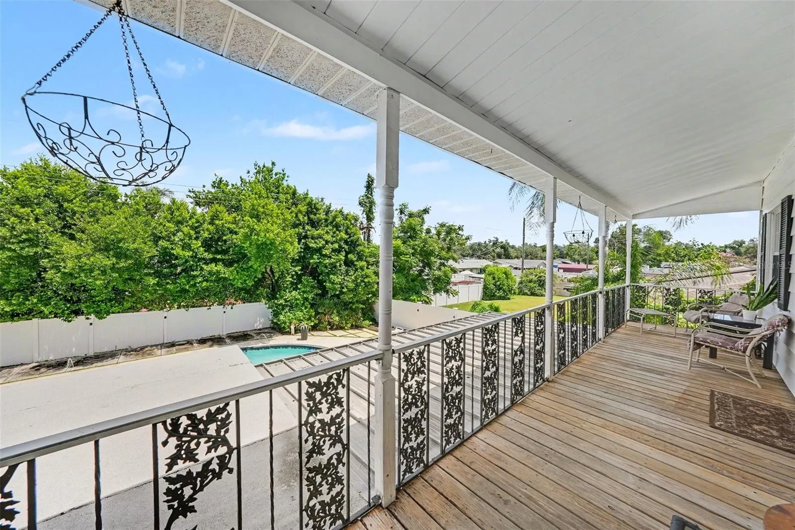 Primary room Balcony