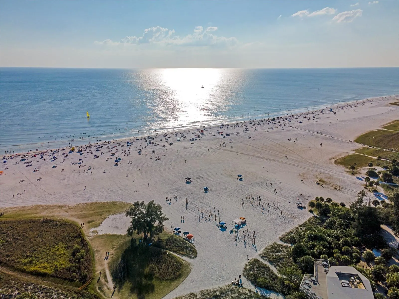 Siesta Key has bath pavilions, park facilities and parking.