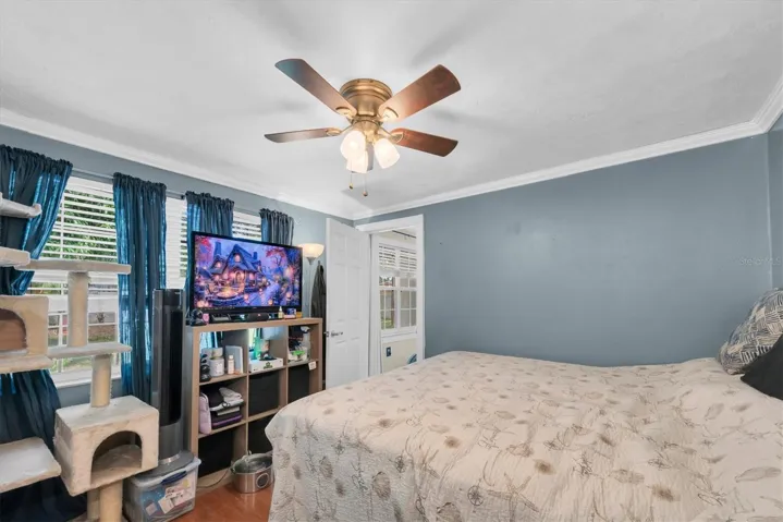 4th bedroom with lots of light