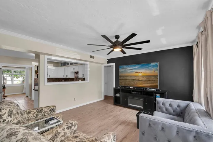 Living room that opens to the kitchen