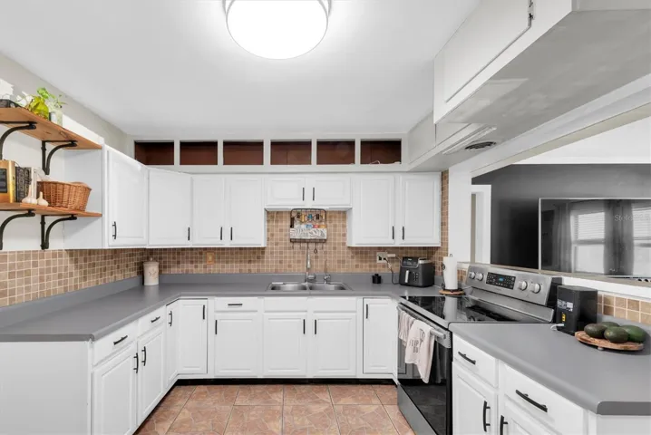 Spacious Kitchen