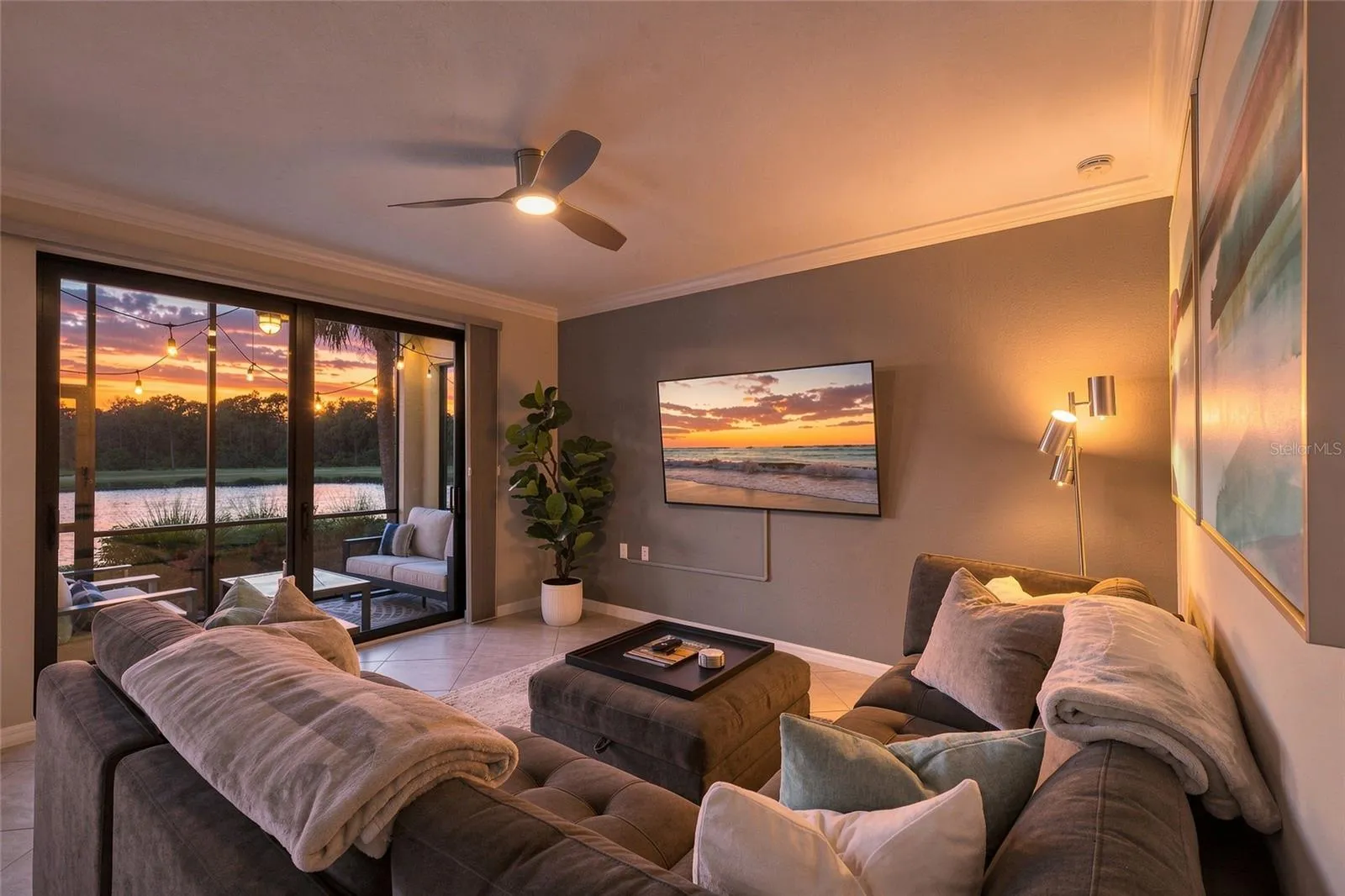 Cozy sunsets in the living room
