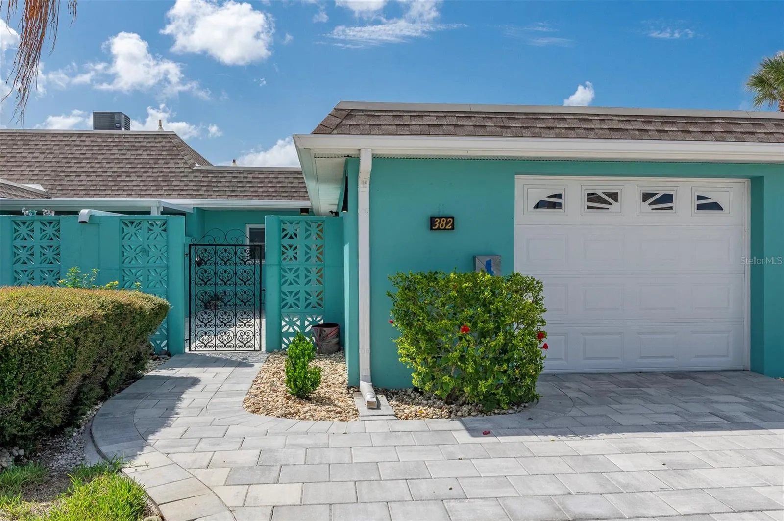 Waterfriont Living in Boca Ciega Point