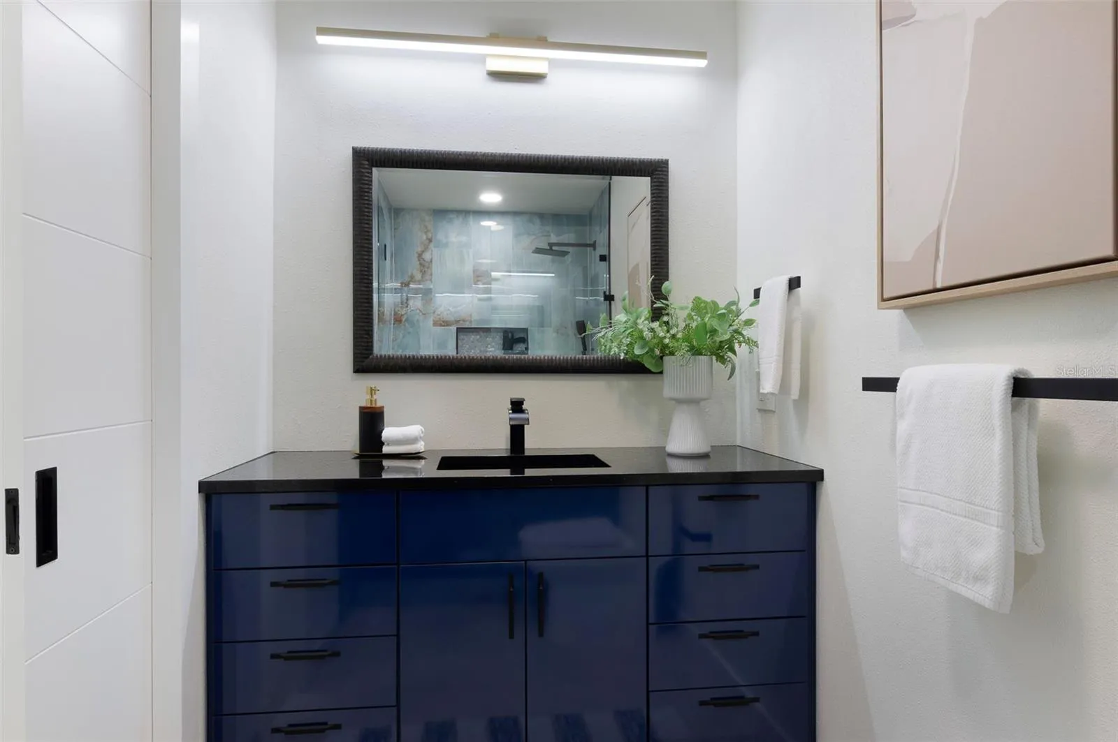 Another view of the bathroom