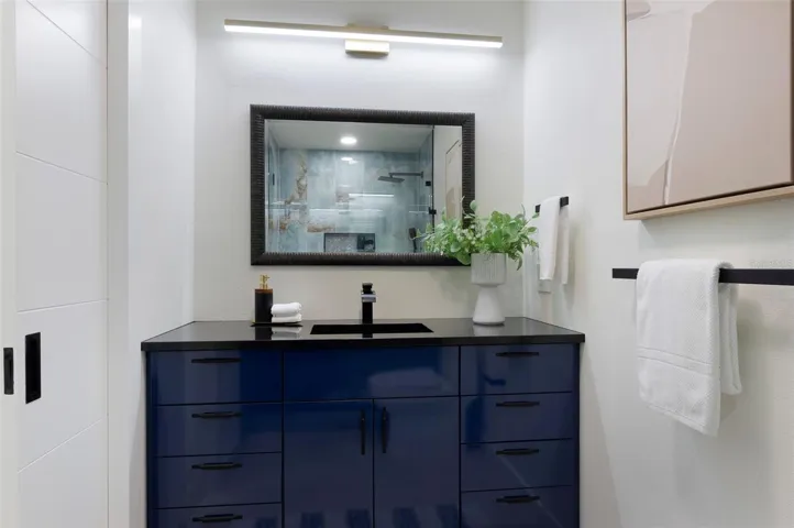 Another view of the bathroom