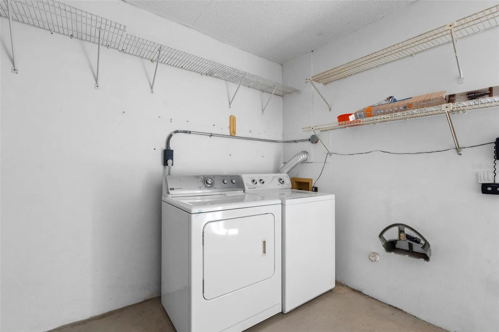 Washer / Dryer in Garage