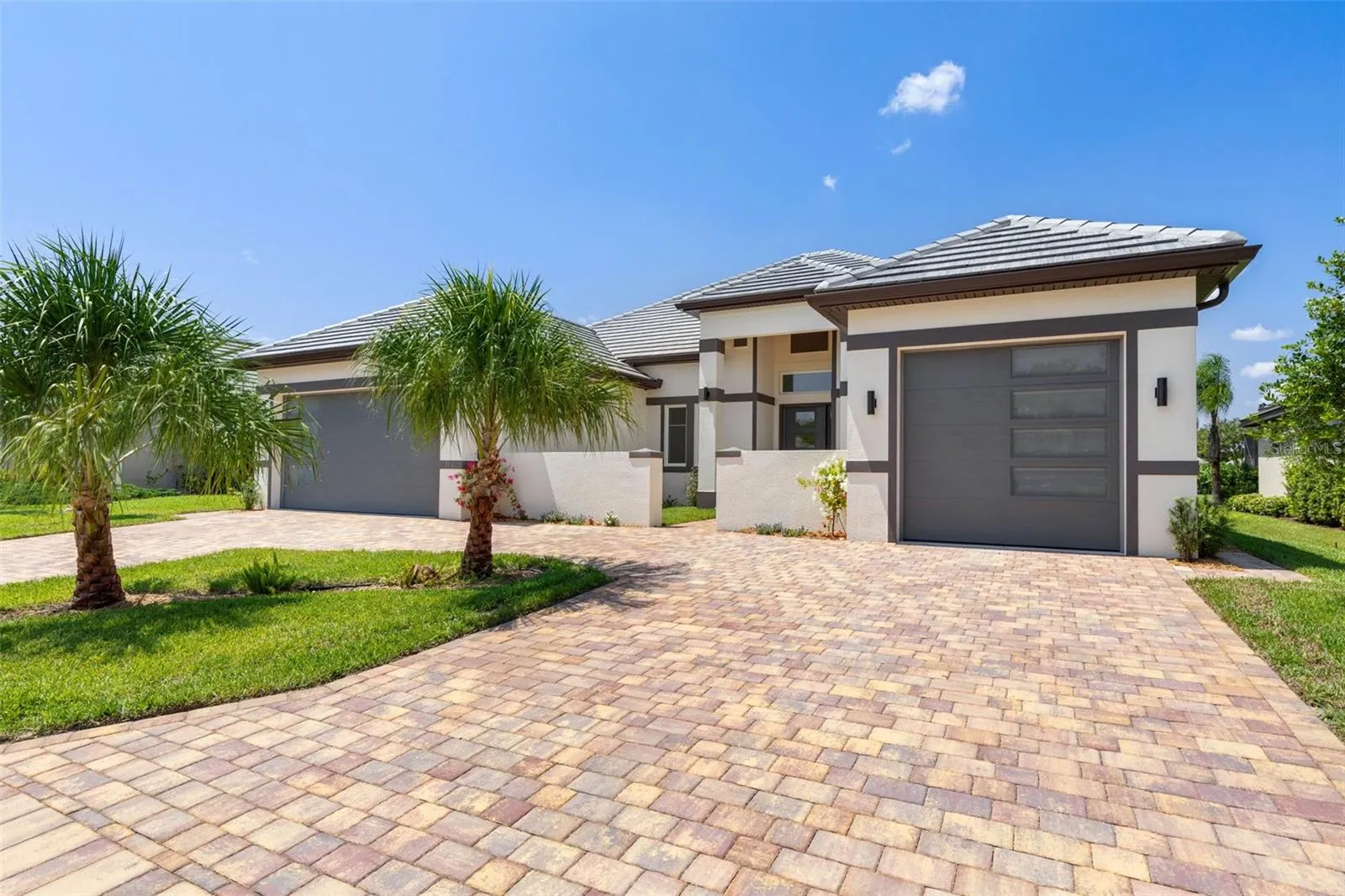Paver Circle Driveway