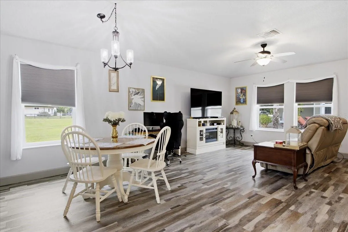 View of Breakfast/Dinning Area &amp; Living Room in Guest House