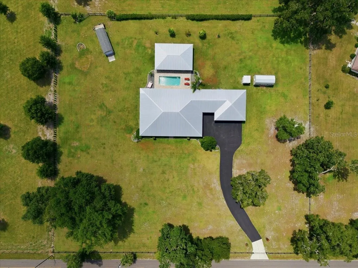 Aerial view of Entire Property