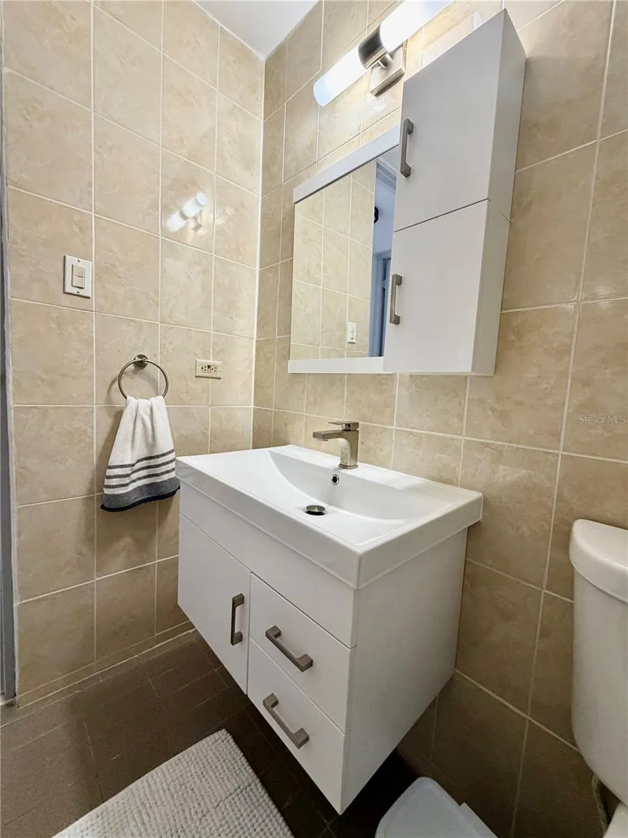 2nd bathroom