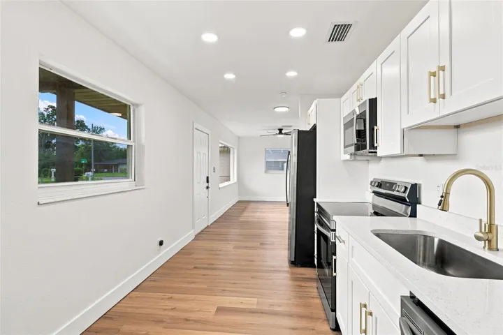 Fully renovated kitchen