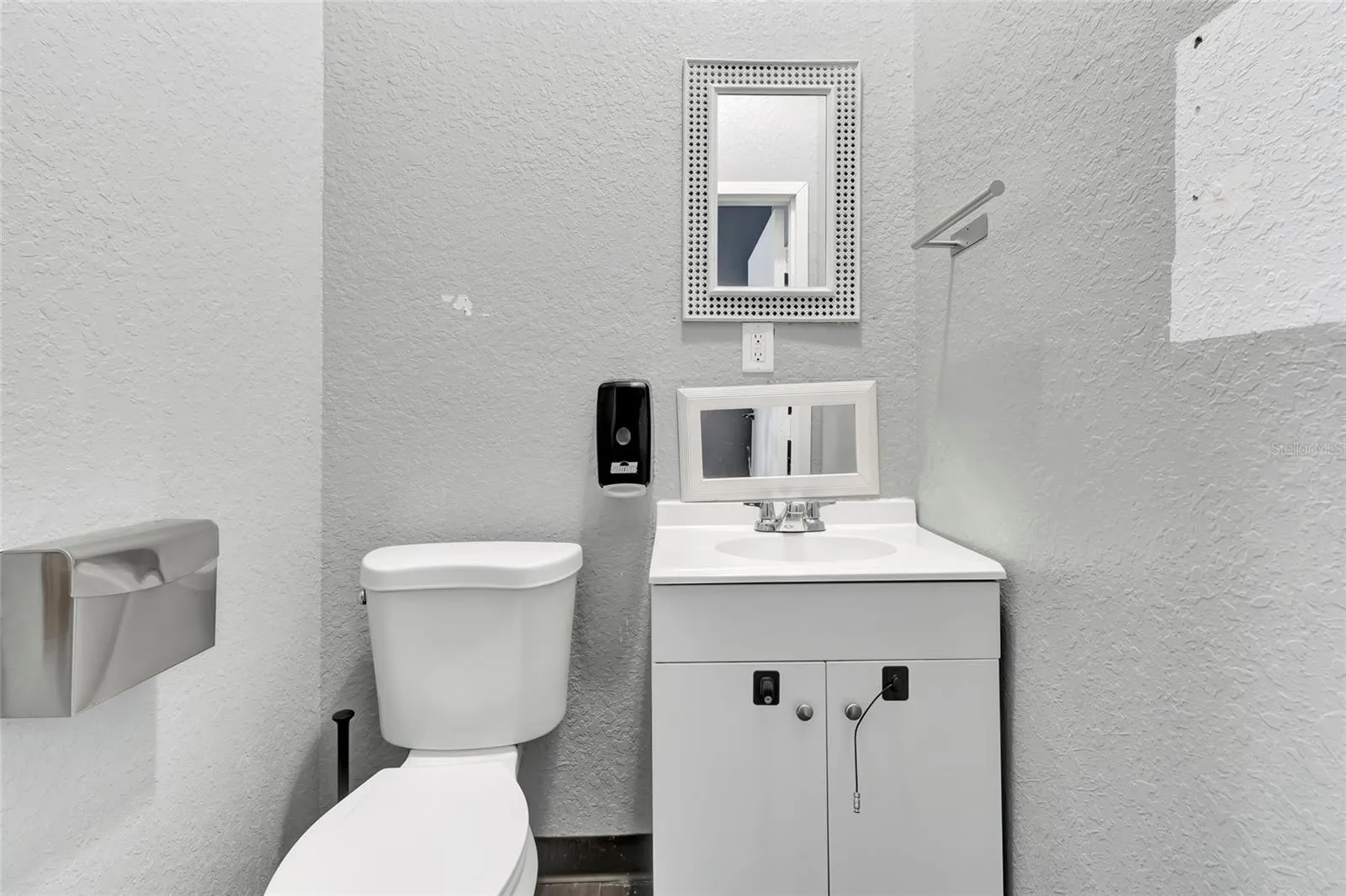 Halft Bath 5