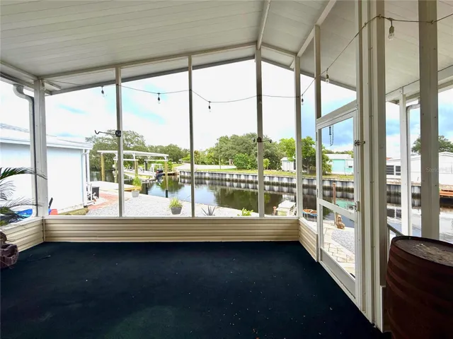 Canal side Lanai