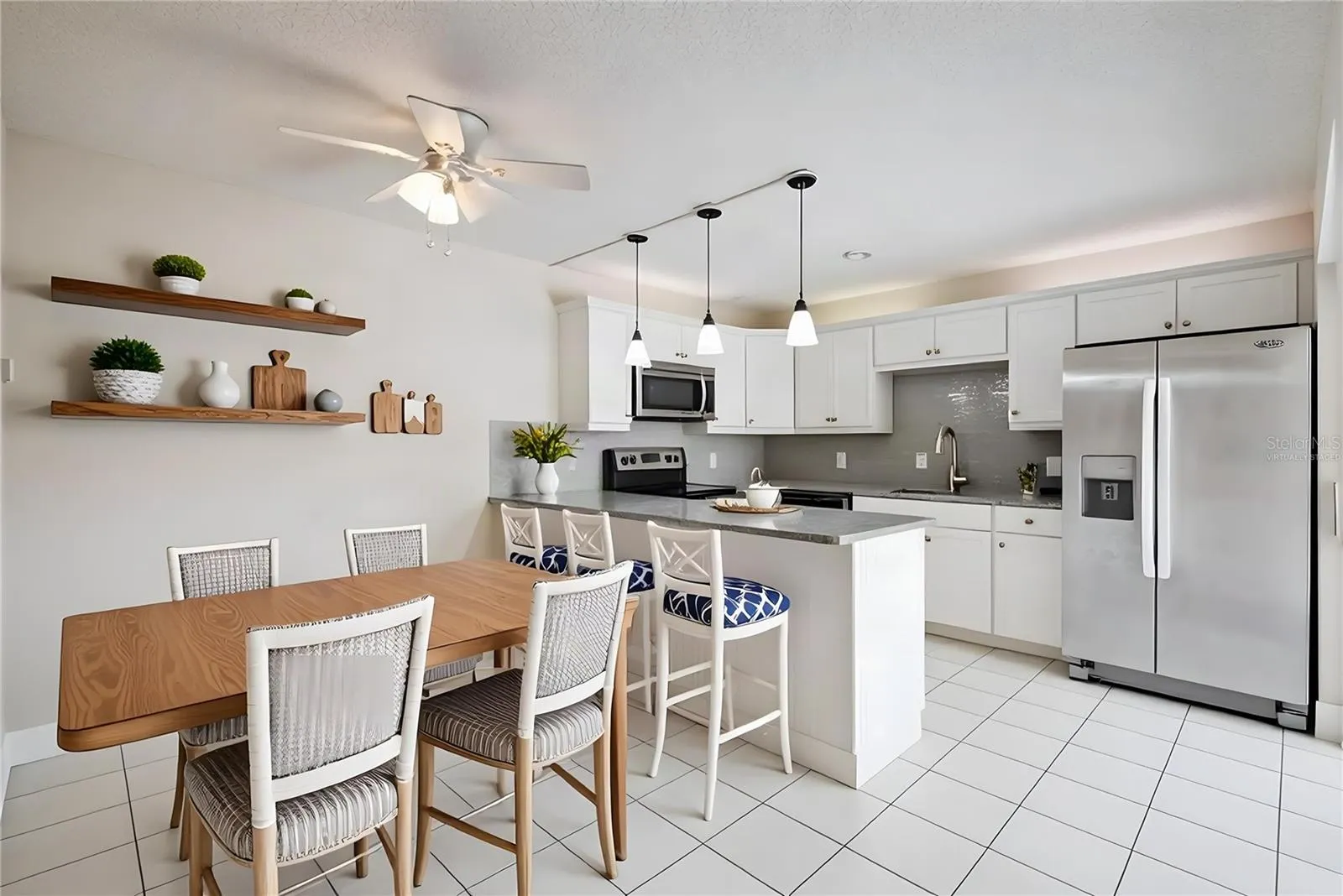 Virtually Staged Eat-in Kitchen
