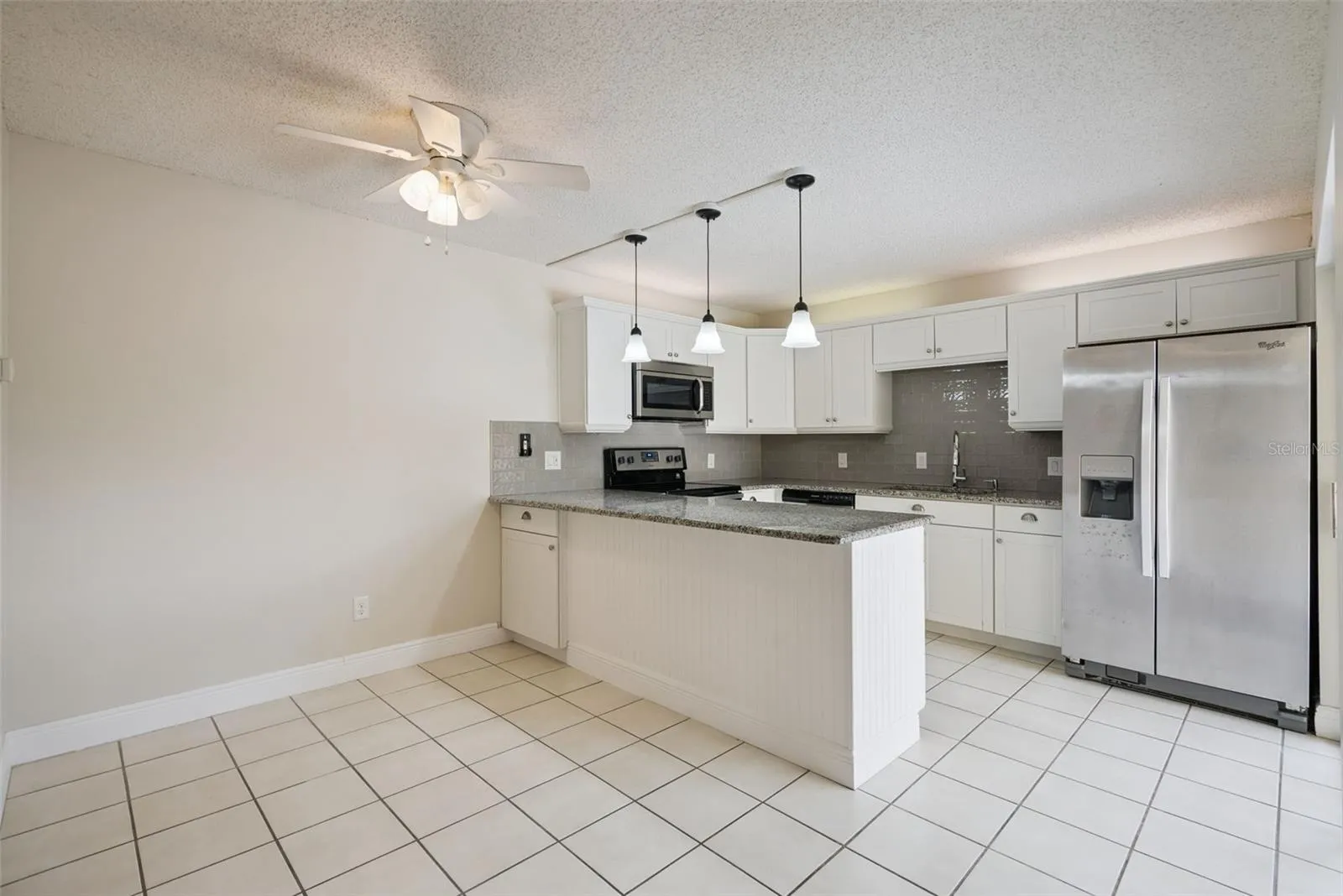 Eat-In Kitchen