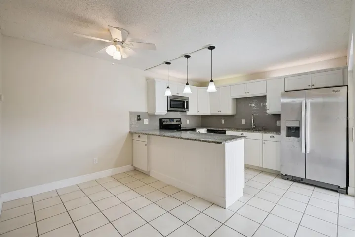 Eat-In Kitchen
