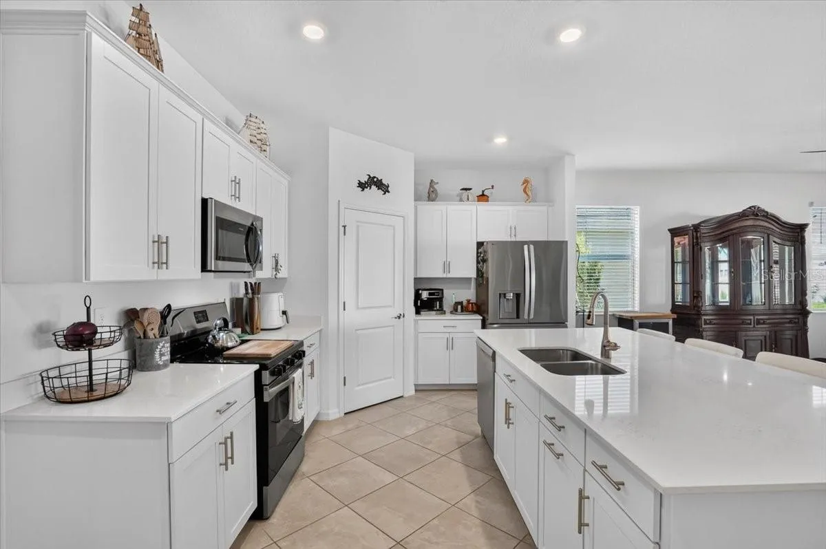 11321 PINOT DR, VENICE, FL 34293