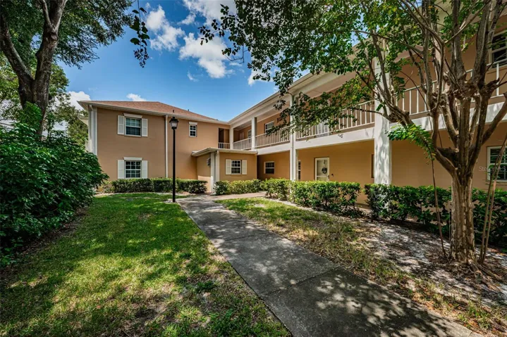 Your very own Florida oasis awaits! Located in Bardmoor Golf and Tennis Club!