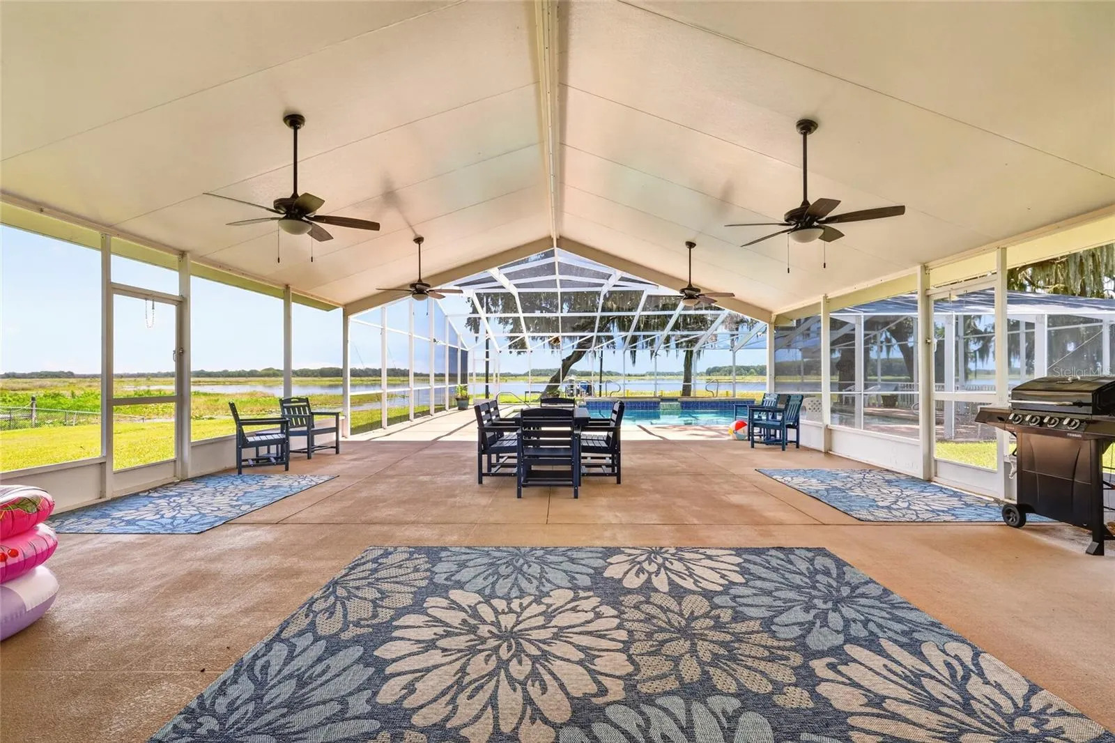 Lanai/Pool Entertaining Area