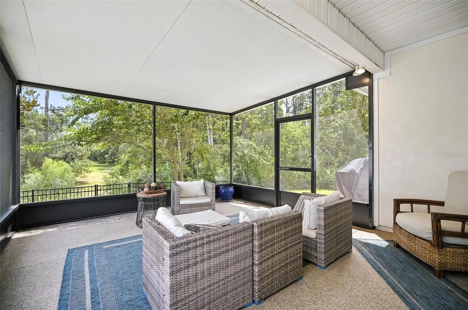 Screened in Lanai