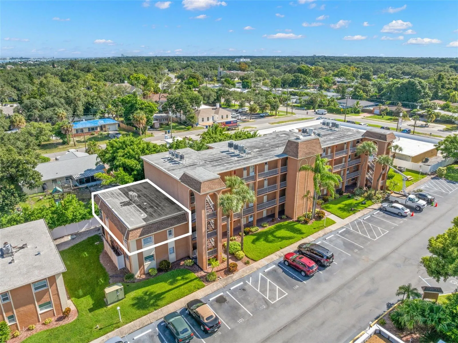 Set among mature trees and palms, this 2-bedroom, 1-bath condo at New Atlantis Club offers a comfortable 980-square-foot layout, convenient surface parking and a well-kept residential setting in Largo.