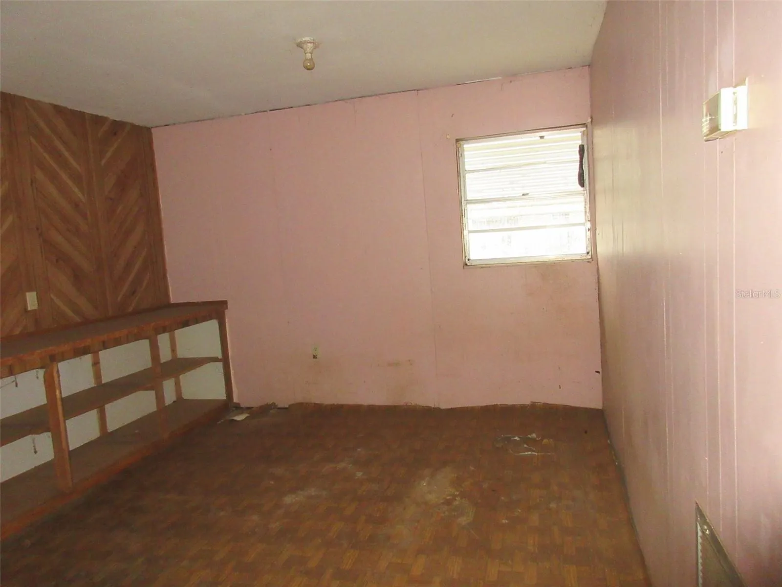 Garage Apt dining