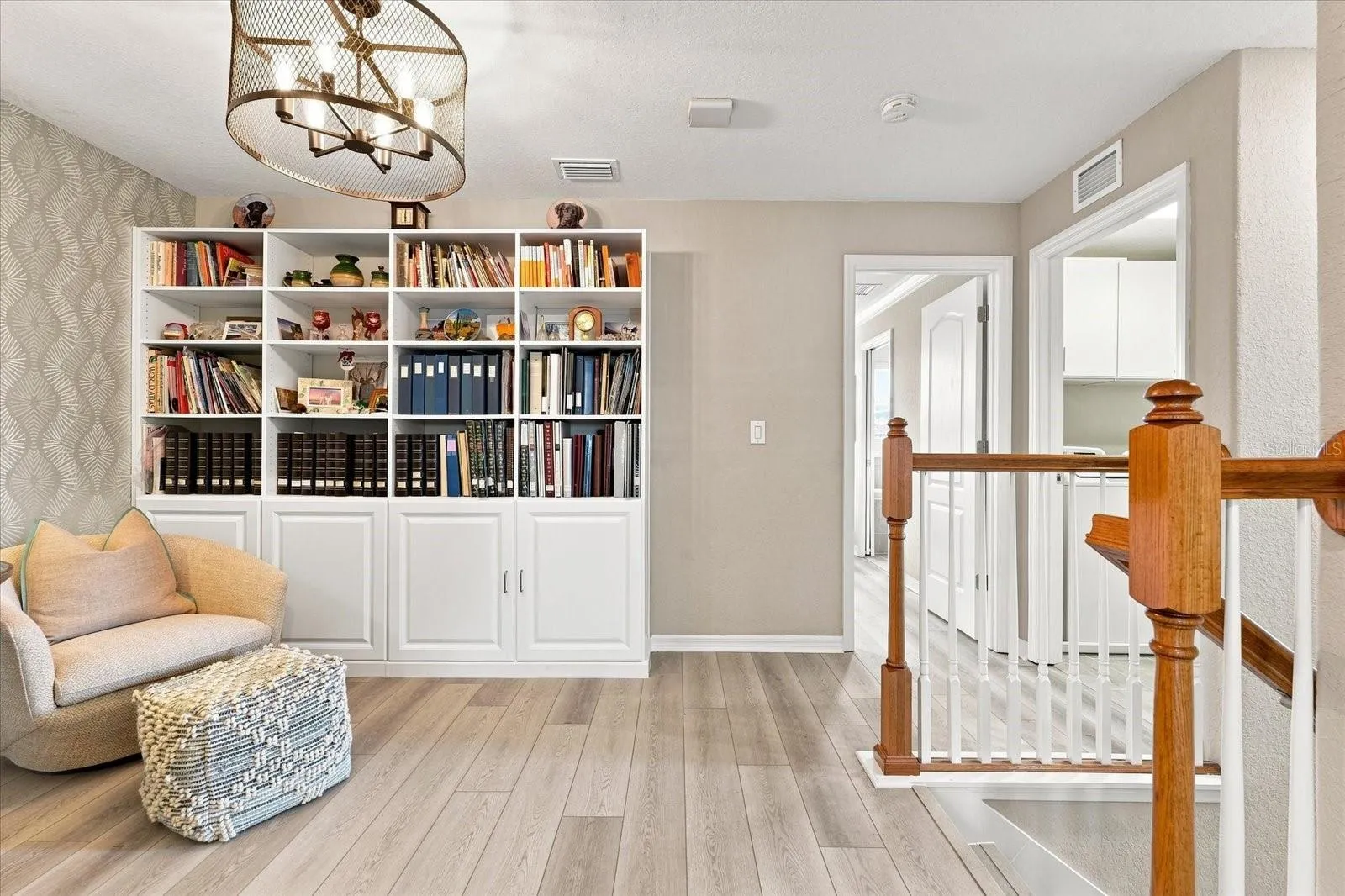 UPSTAIRS LOFT