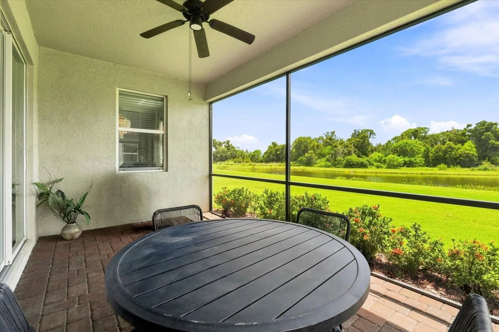 SCREENED LANAI