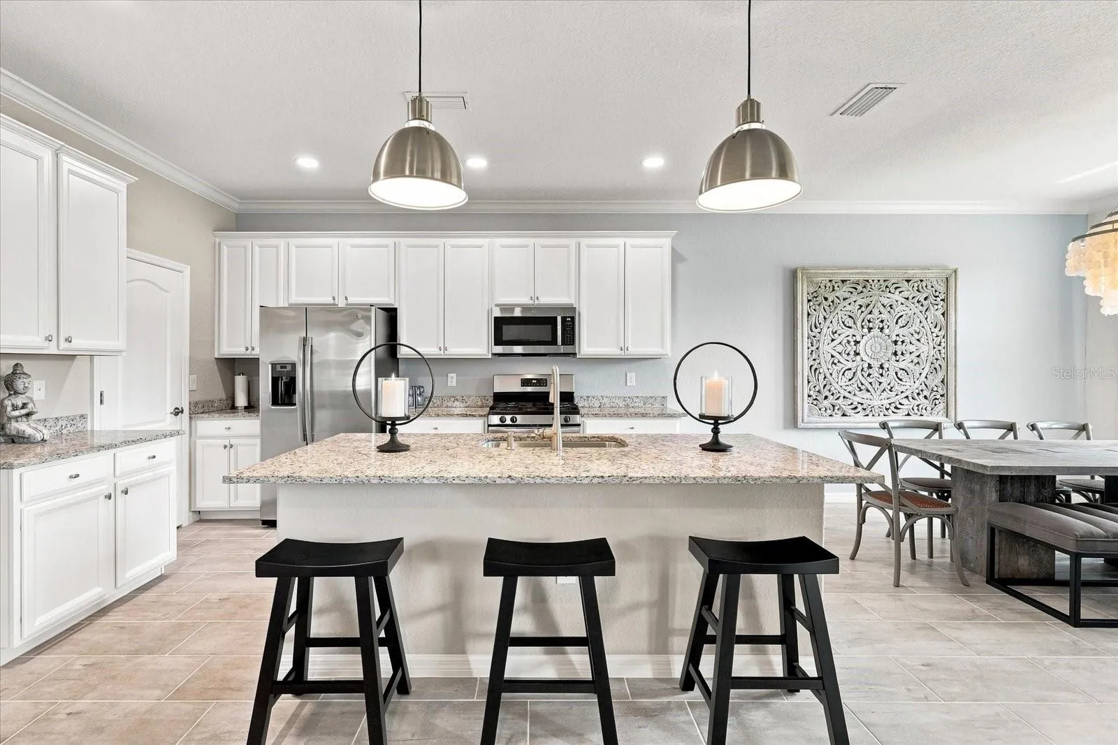 KITCHEN ISLAND