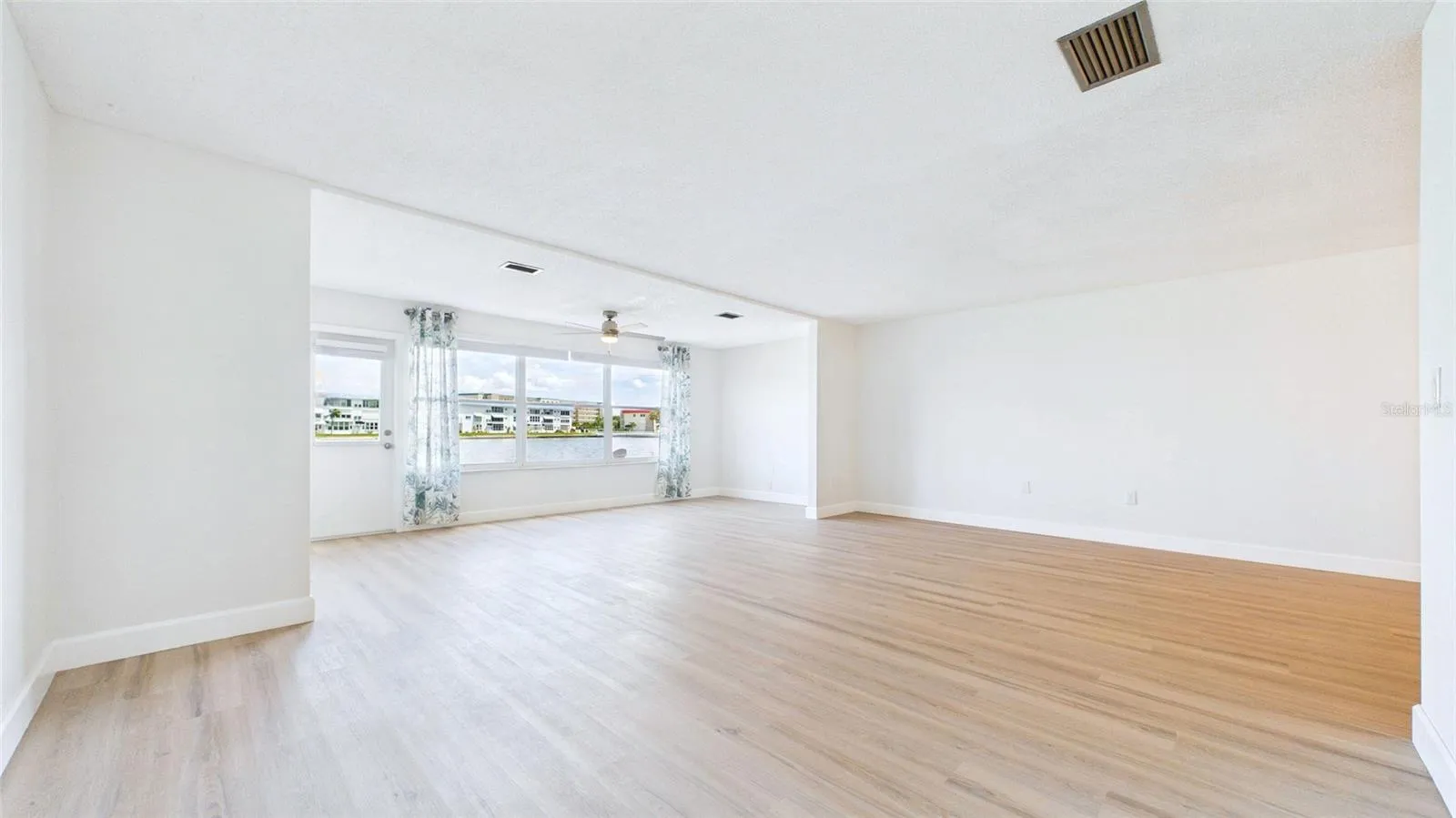LIVING ROOM TO FLORIDA ROOM