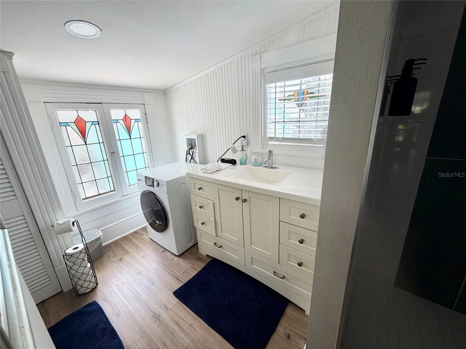 Laundry in bathroom 3, main house