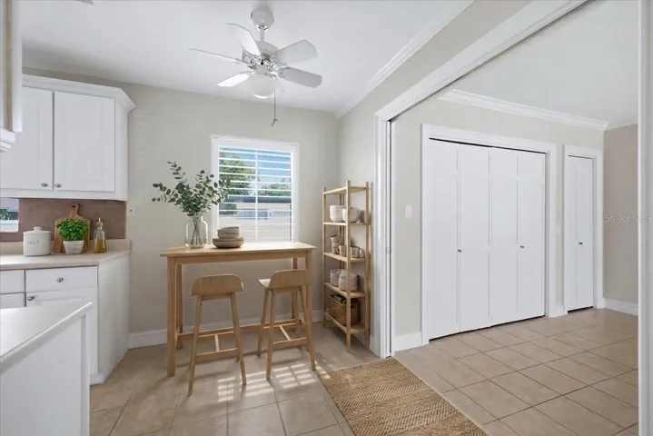 Staged breakfast nook